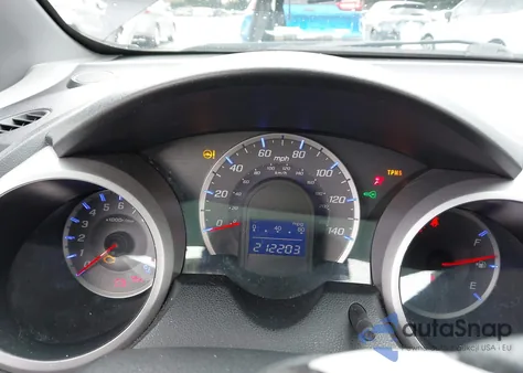 2010 Honda Fit Sport z USA, uszkodzony, nr VIN JHMGE8G4XAC034274